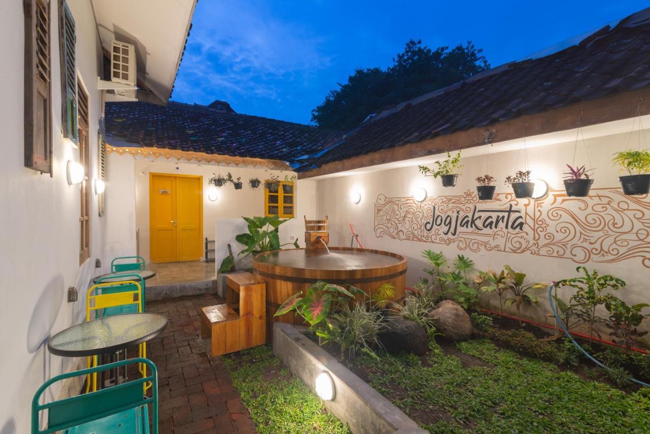 Wonderloft Hostel Jogja Yogyakarta Esterno foto